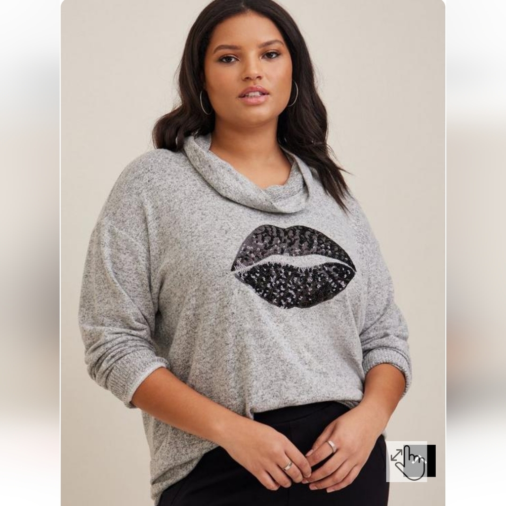 Torrid 2X Lips Relaxed Fit Super Soft Plush Sequin Pullover Tunic Sweatshirt